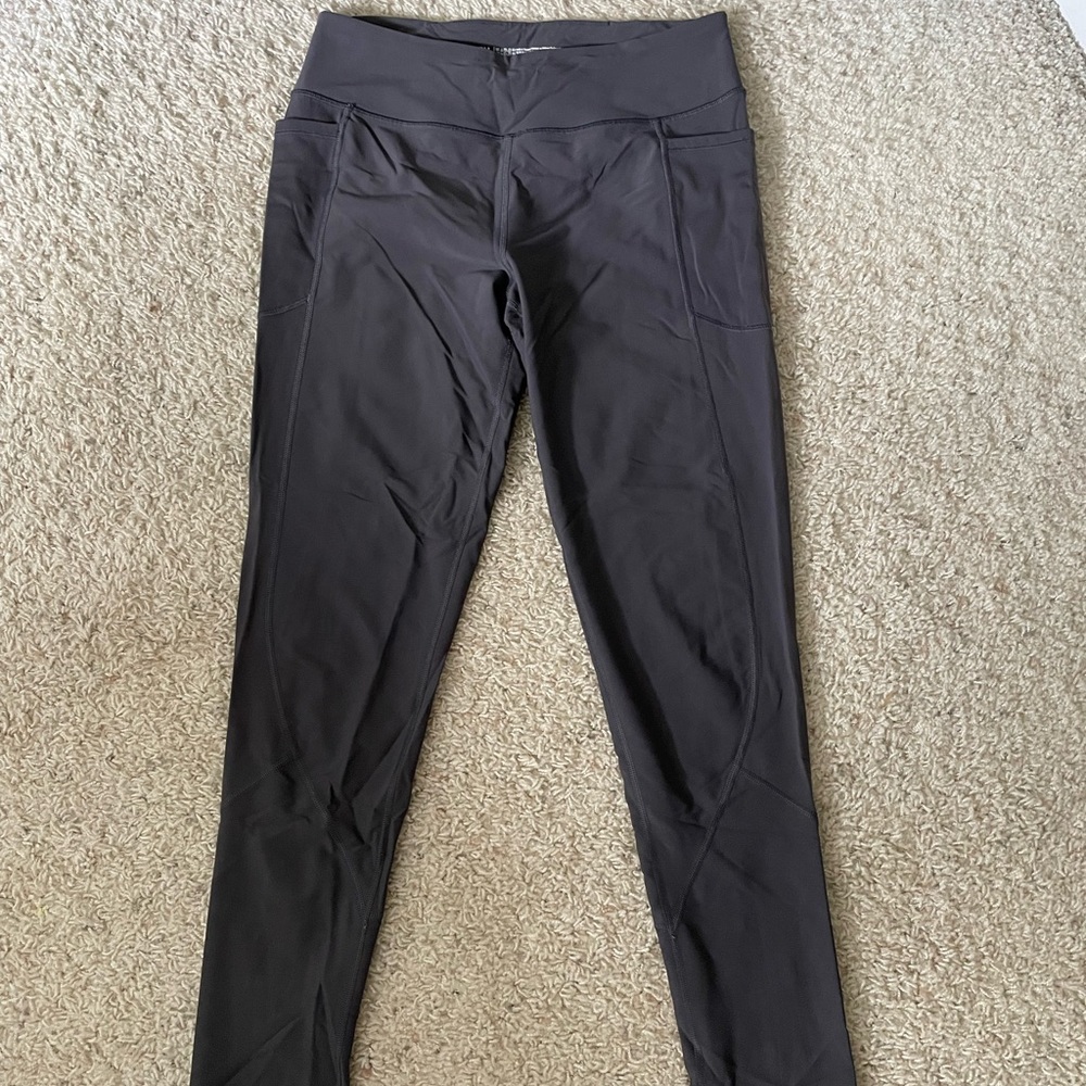 Gray athletic leggings
